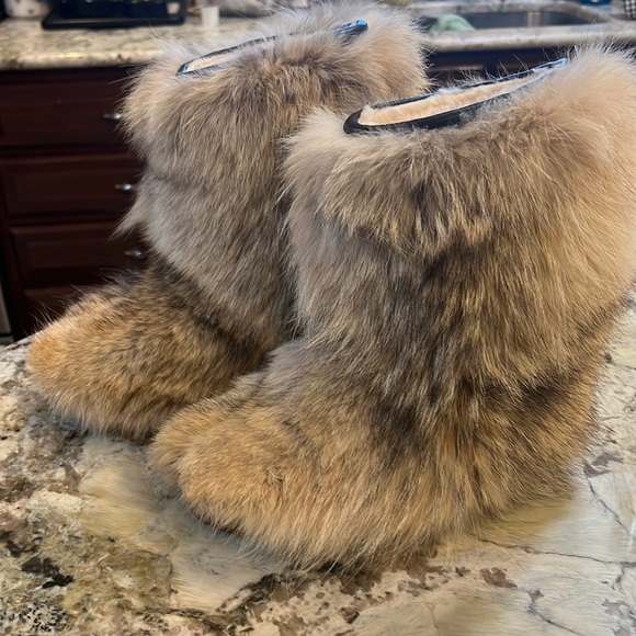HURON MOC ENR Genuine Canadian fur boots - Picture 1 of 10
